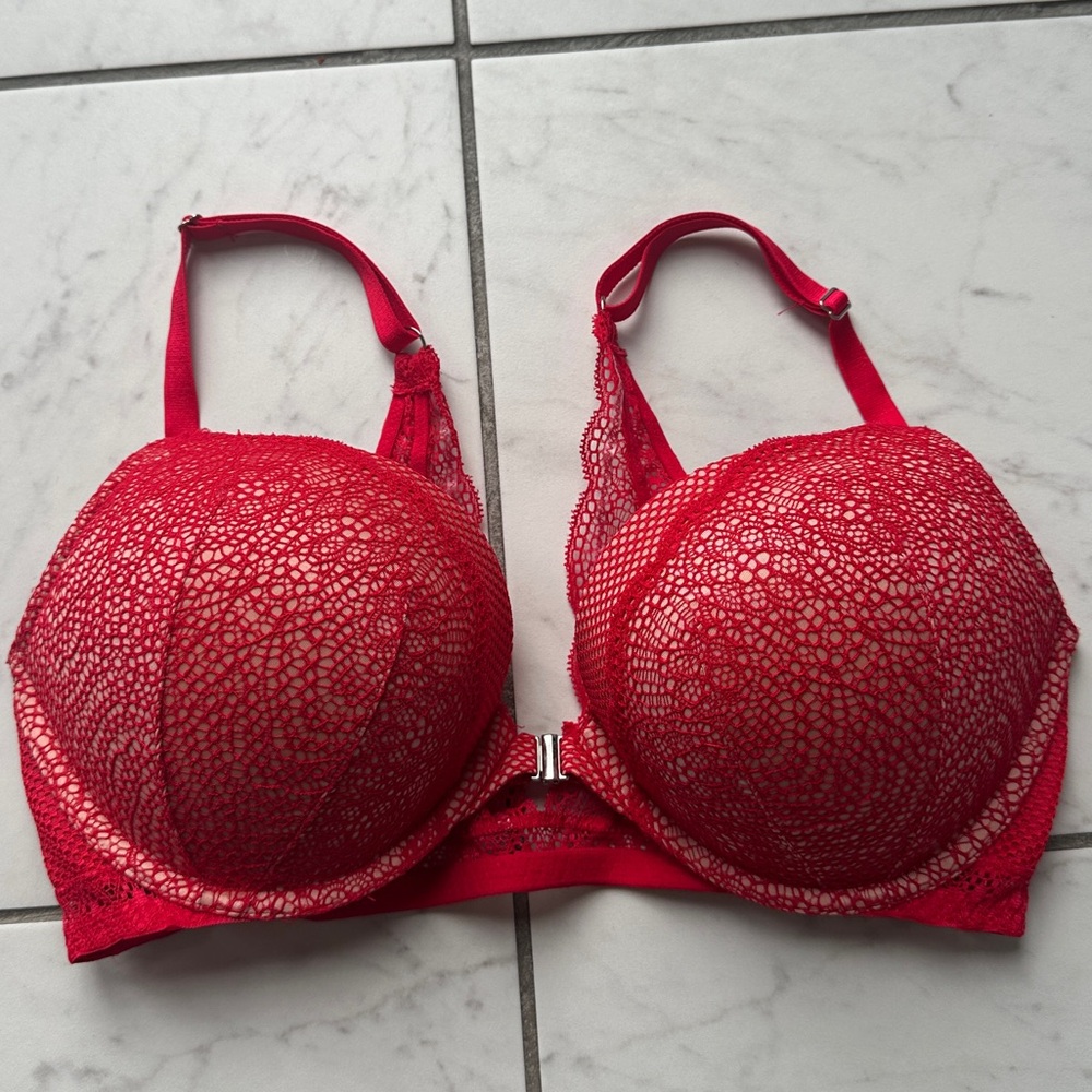 VS Red Lace Bra